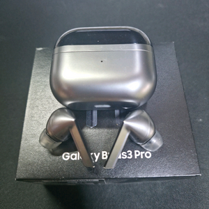 갤럭시 버즈3 프로 실버 팔아요.