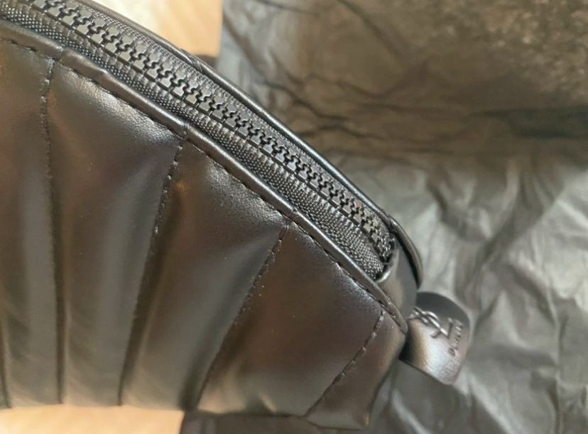 입생로랑 파우치--2