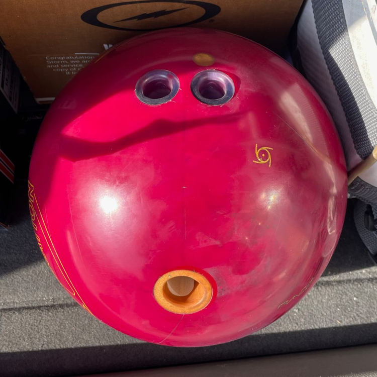 스톰 볼링공 팔아요 15 p--1