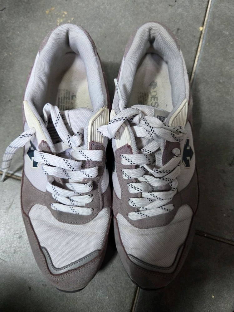 데상트 운동화 250 이미지