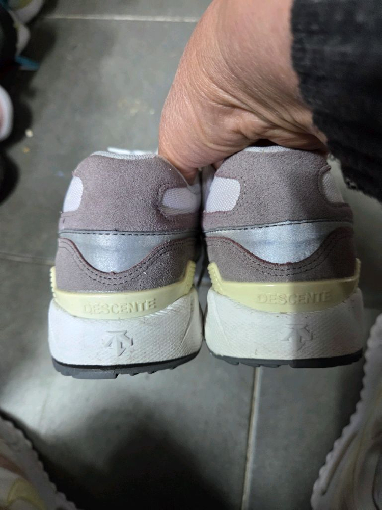 데상트 운동화 250 이미지