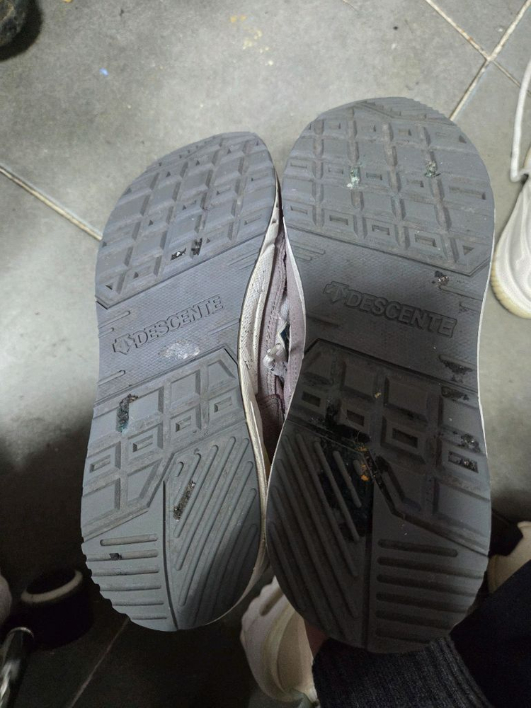 데상트 운동화 250 이미지