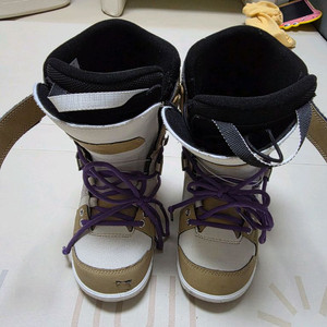 디럭스 DNA 225부츠팝니다