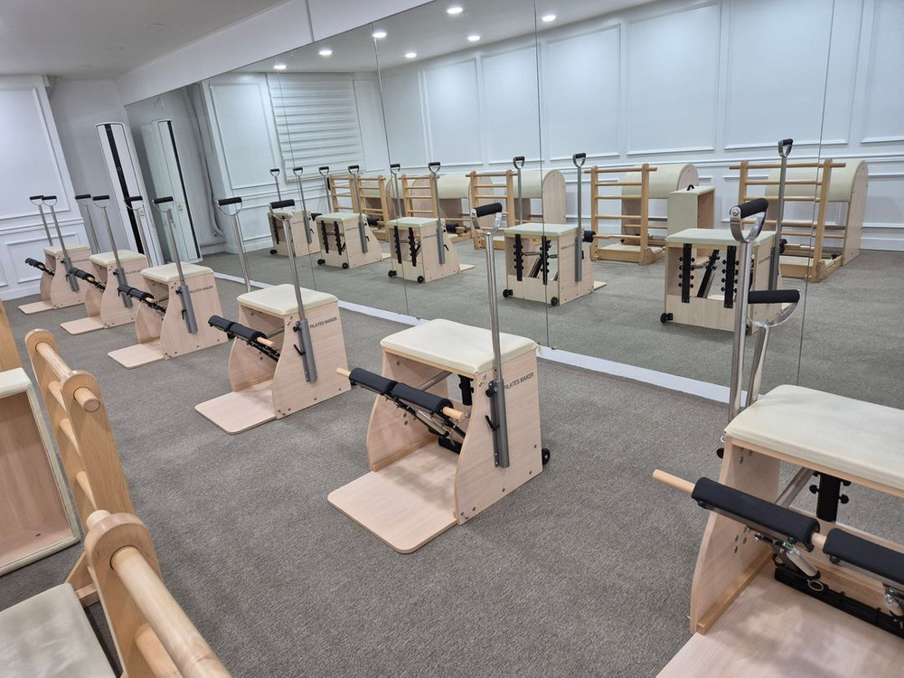 필라테스메이커 크림색 캐딜락, 콤비리포머, 바렐, 체어 급처--8