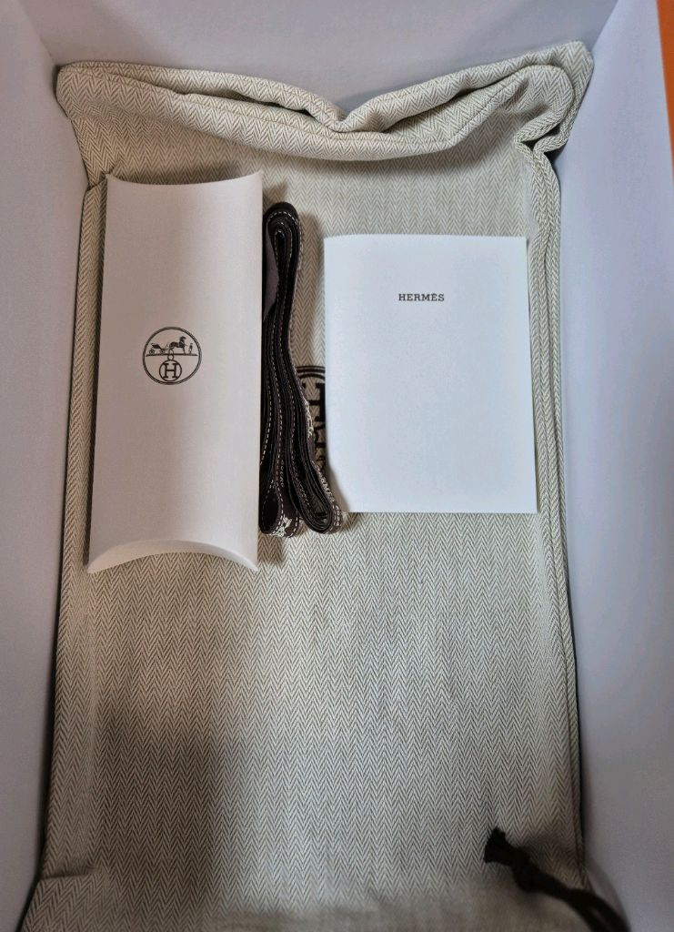 에르메스 Get 스니커즈 블랙 40 (250~255) 사이즈 팝니다.--8