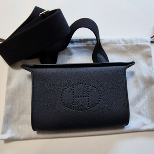 에르메스 비드포쉬 올 블랙 토고가죽 팝니다.