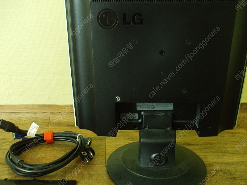 LG / LCD / 모니터 / 17인치 / 모델명 L1732s / 처분합니다--1