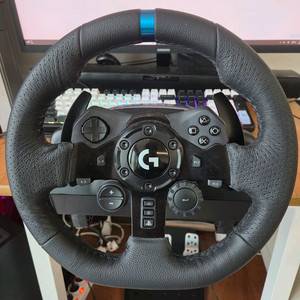 로지텍 g923 레이싱휠,페달 세트