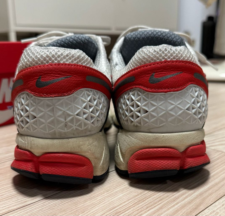 나이키 줌 보메로5 포톤 더스트 피칸테 레드 280사이즈--6