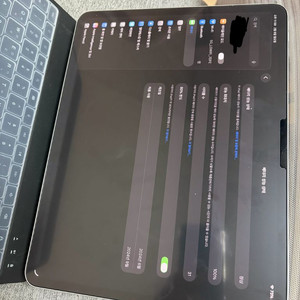 아이패드 프로 m4 13인치 키보드+애플펜슬 프로 이미지