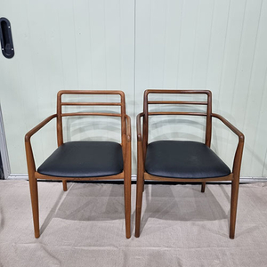 원목 카페의자 특가로 판매합니다.