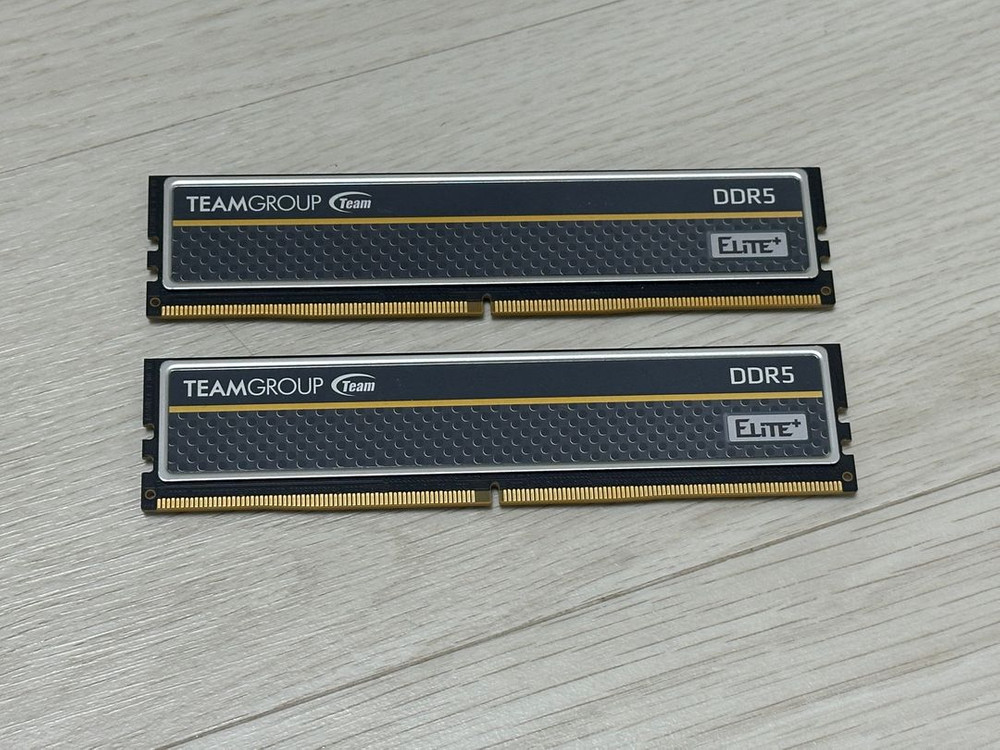 TEAMGROUP DDR5 ELITE+ 16G 2개 방열판 달린버전--1
