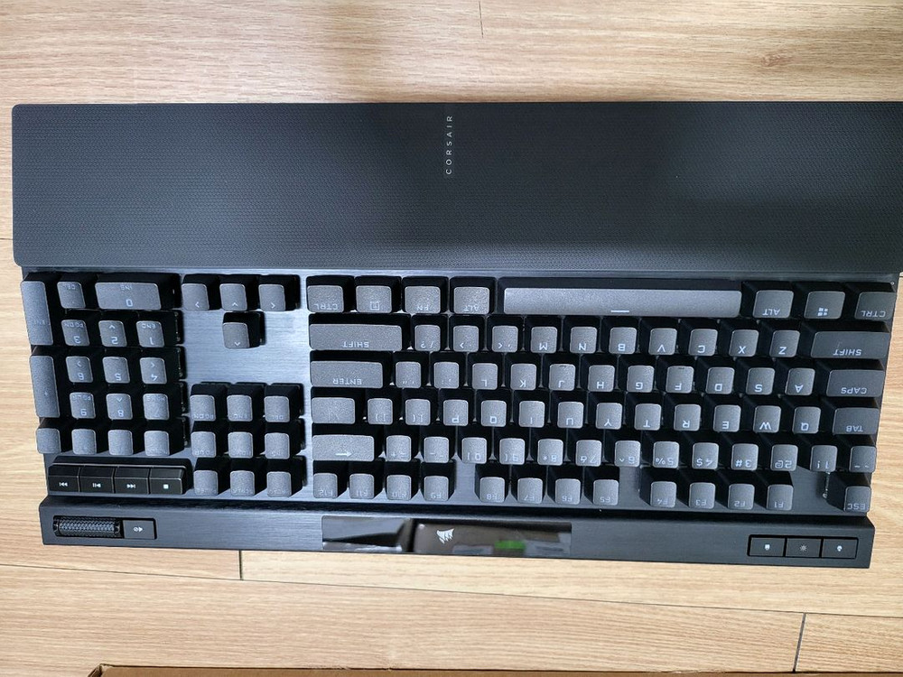 커세어 K70 RGB PRO 유선 게이밍 키보드--1