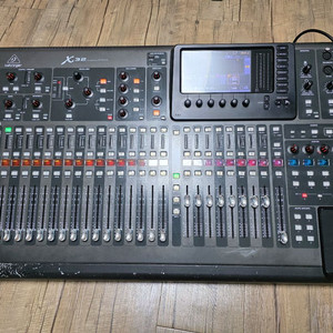 베링거 X32 초기모델 풀사이즈 150만원에 판매합니다~(약간 네고가능)