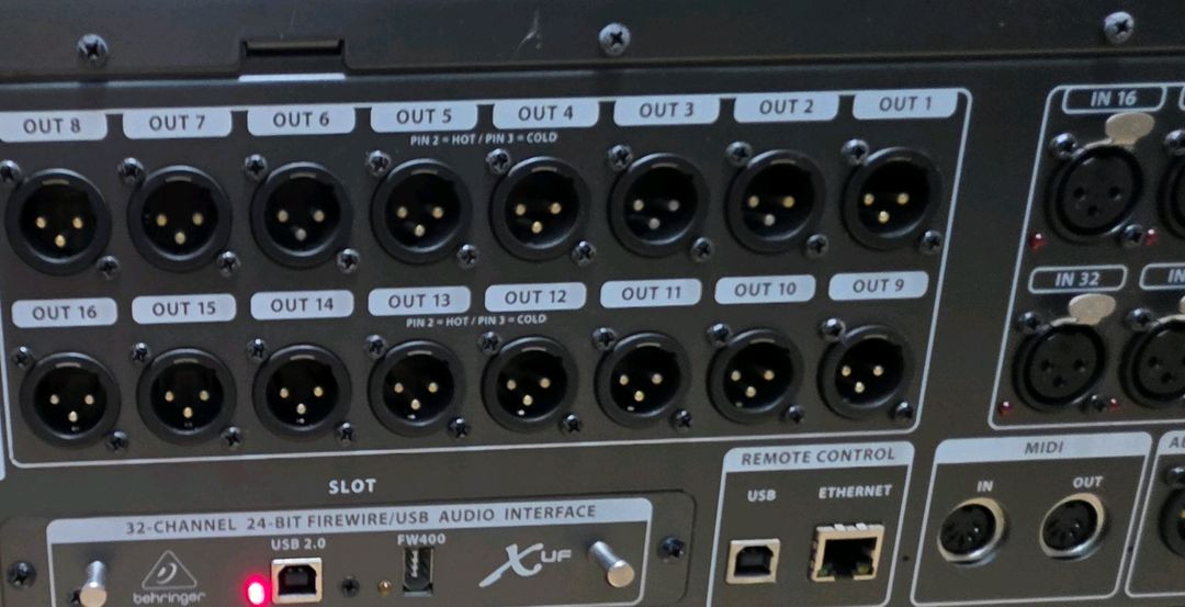 베링거 X32 초기모델 풀사이즈 150만원에 판매합니다~(약간 네고가능)--1