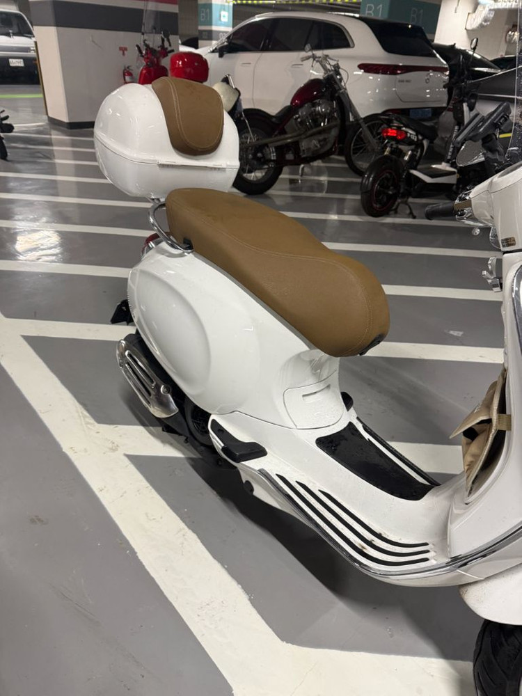 베스파 프리마베라 125 2024년형 이미지