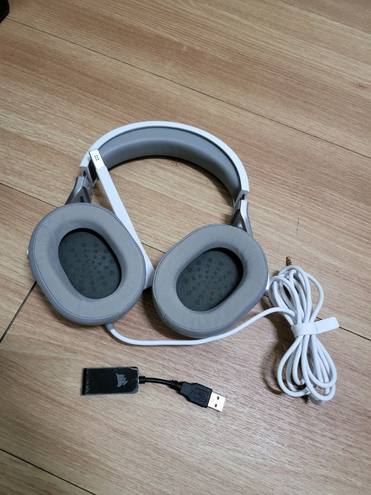 커세어 HS65 유선 게이밍 헤드셋 화이트--1