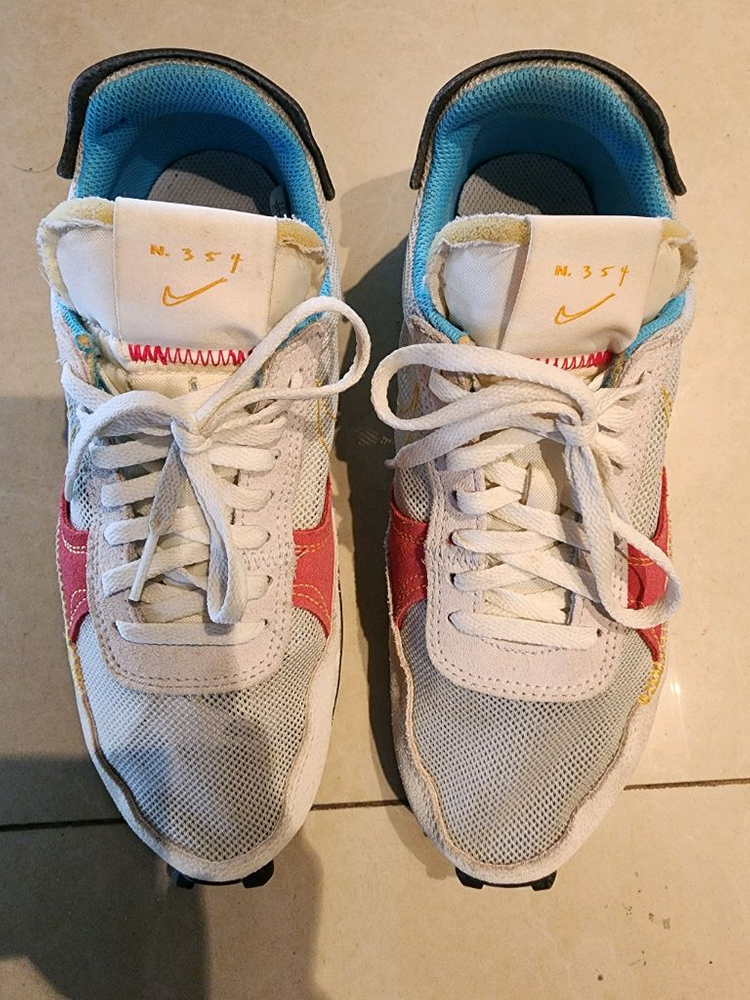 나이키 메쉬 소재 여성 런닝화 팜 245mm 사이즈 여자 운동화 NIKE 이미지