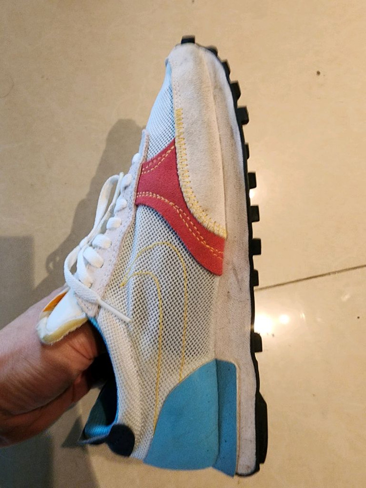 나이키 메쉬 소재 여성 런닝화 팜 245mm 사이즈 여자 운동화 NIKE 이미지