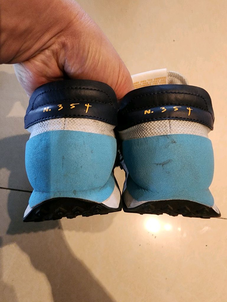 나이키 메쉬 소재 여성 런닝화 팜 245mm 사이즈 여자 운동화 NIKE 이미지