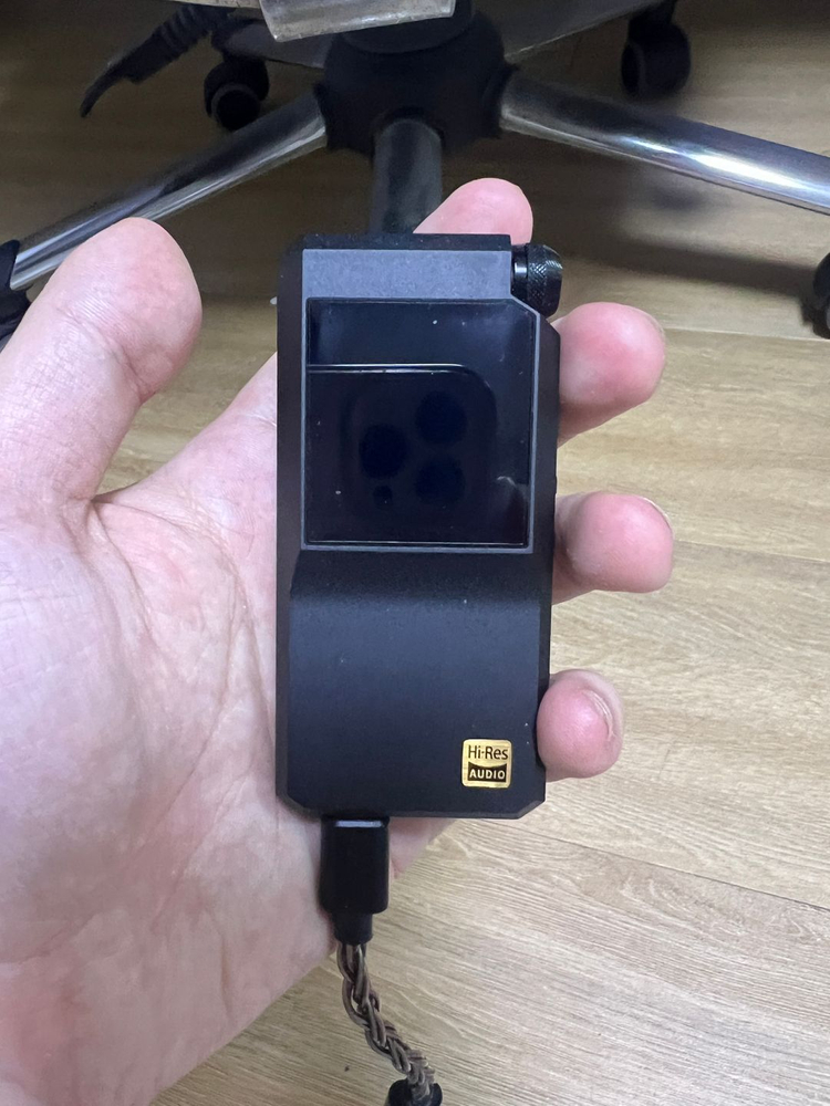 Fiio 피오 BTR 17 팝니다. 블루투스 DAC--2