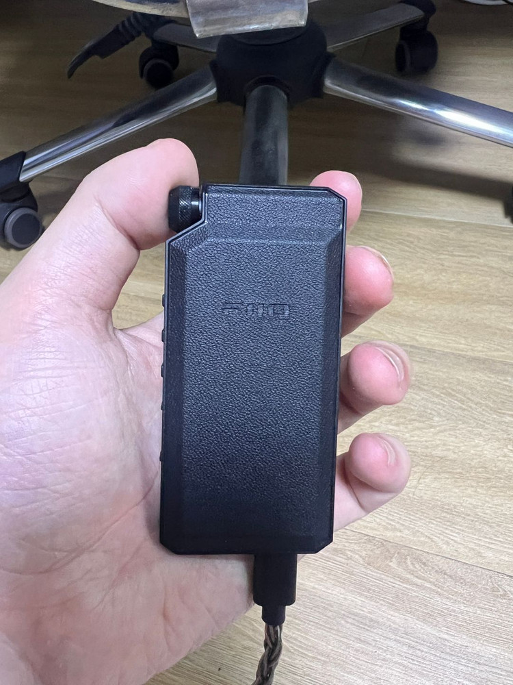 Fiio 피오 BTR 17 팝니다. 블루투스 DAC--3