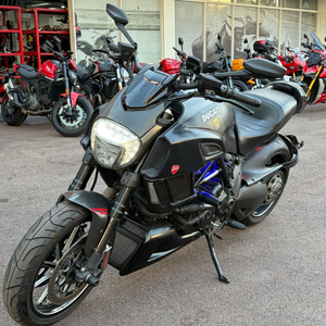 두카티 디아벨카본2017