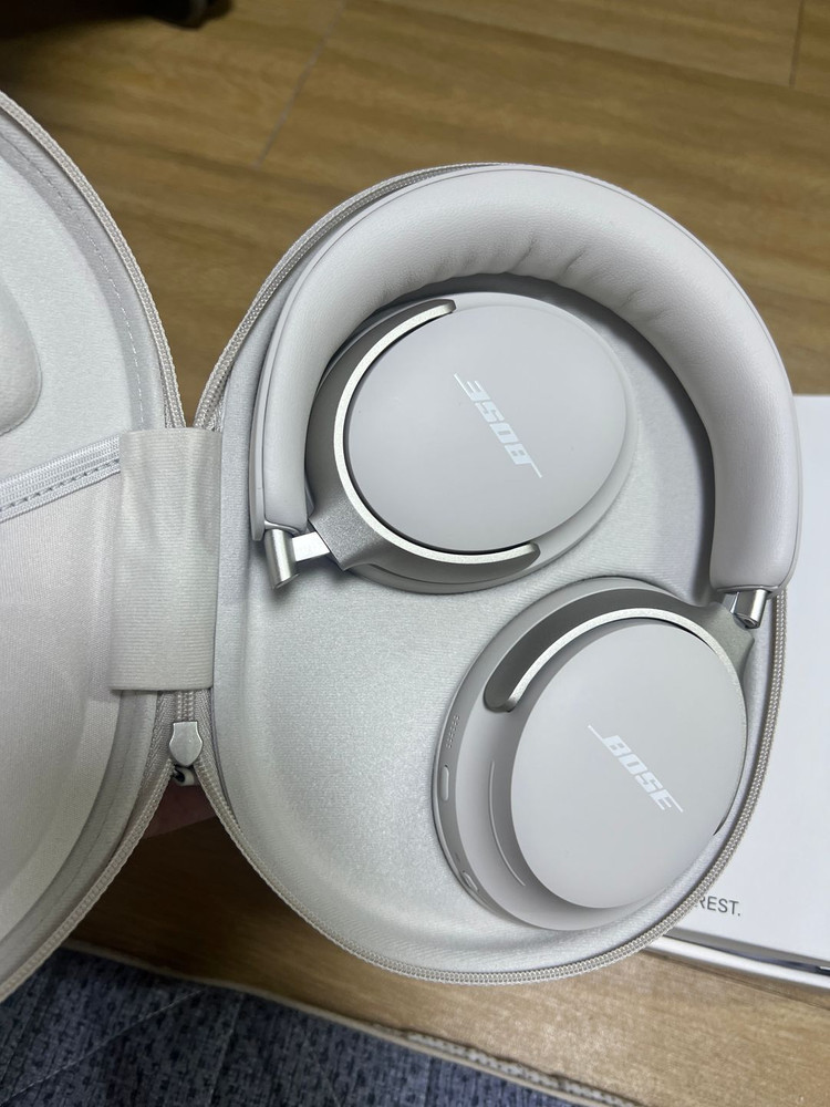 보스 QC 울트라 노이즈캐슬링 헤드폰 스모크화이트 풀박스, 케이스 포함.--2