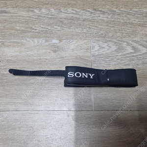 소니 카메라 스트랩 팝니다 이미지