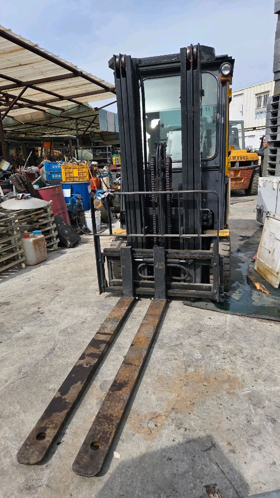 현대 지게차 2.5톤 이미지