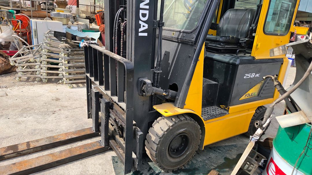 현대 지게차 2.5톤 이미지