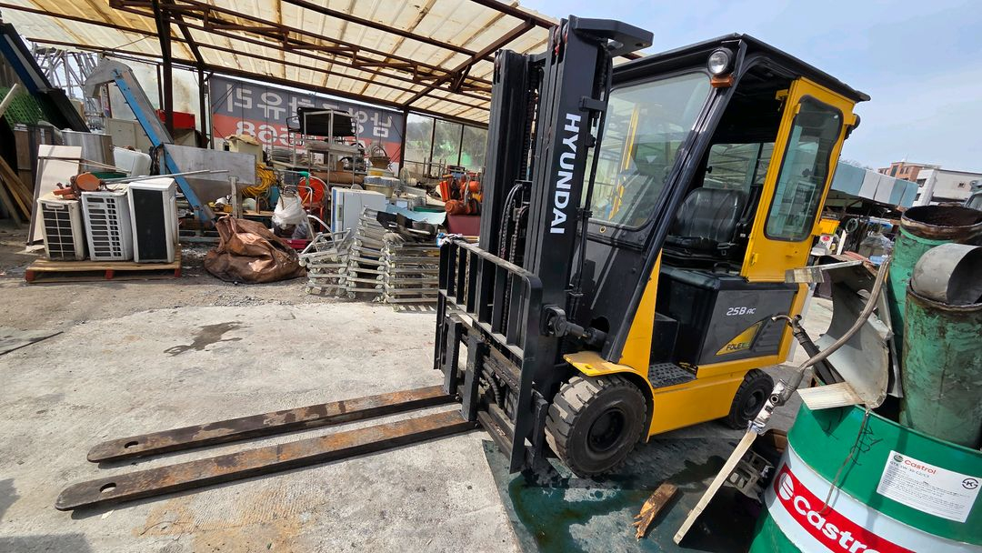 현대 지게차 2.5톤 이미지