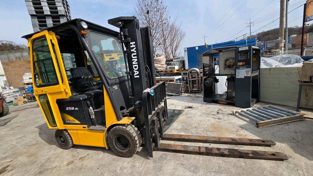 현대 지게차 2.5톤 이미지