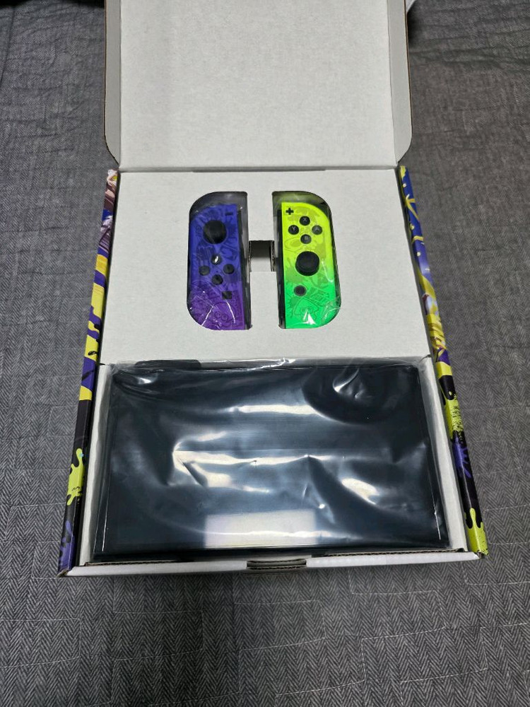 닌텐도 스위치 OLED 스플래툰 3 에디션 + 휴대용 케이스 + 256GB SD카드 판매합니다--1