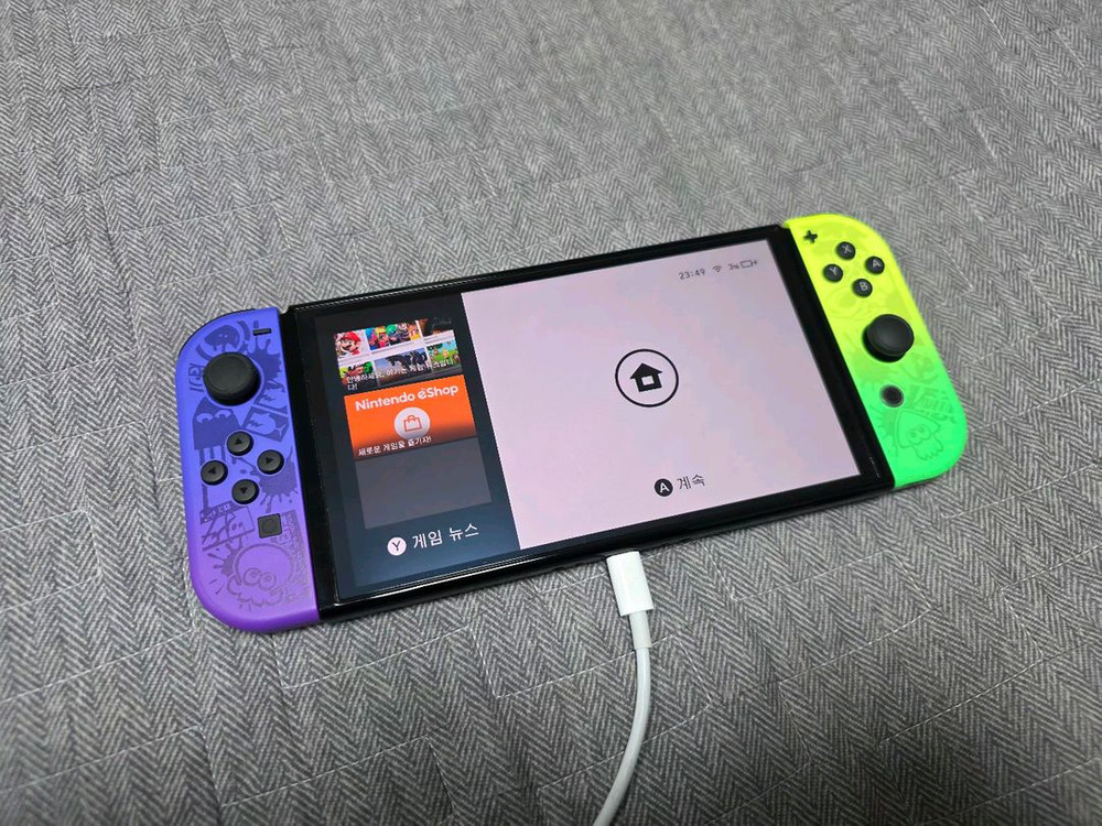 닌텐도 스위치 OLED 스플래툰 3 에디션 + 휴대용 케이스 + 256GB SD카드 판매합니다--4