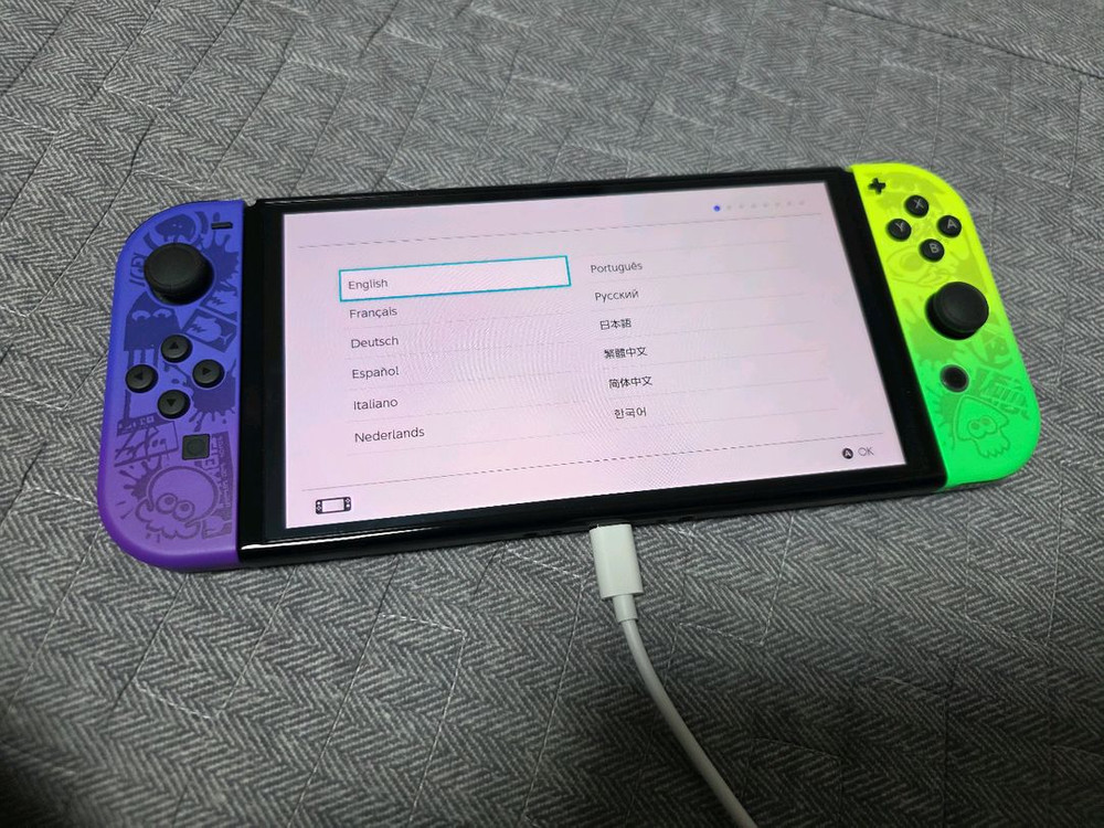 닌텐도 스위치 OLED 스플래툰 3 에디션 + 휴대용 케이스 + 256GB SD카드 판매합니다--5