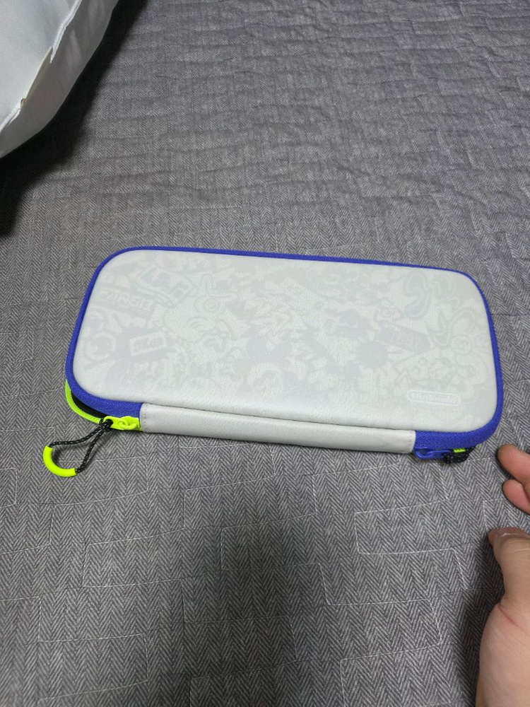 닌텐도 스위치 OLED 스플래툰 3 에디션 + 휴대용 케이스 + 256GB SD카드 판매합니다--6