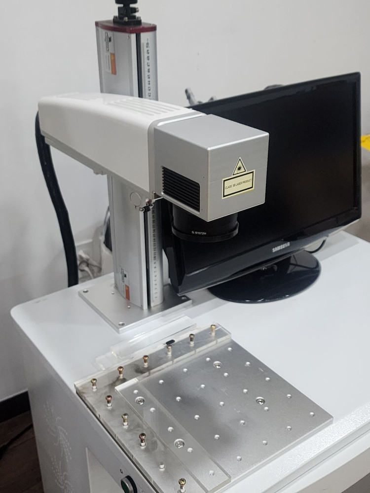 막스레이저 파이버 레이저 각인기 마킹기 20W 판매합니다 이미지