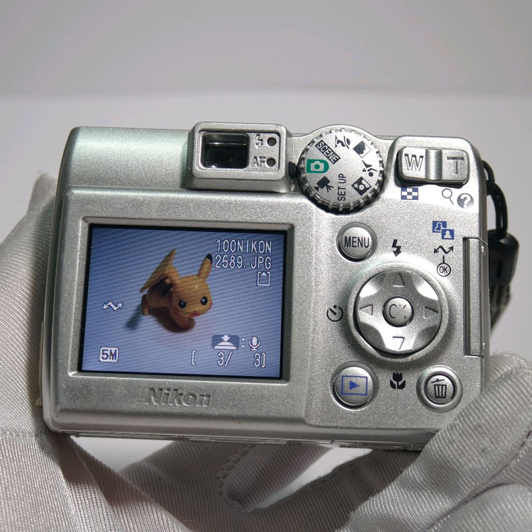 니콘 쿨픽스 5600 실버 디지털카메라 이미지