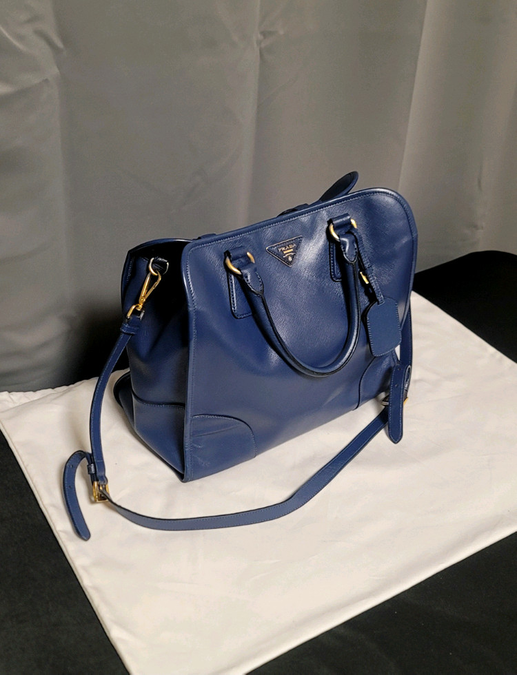 프라다 가방,크로스백토트백(디올샤넬보테가루이비통구찌셀린느생로랑발렌시아가)--2