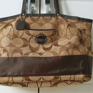 코치 시그니처 숄더백