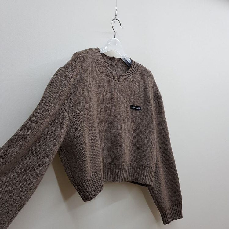 한섬 시스템 2024 울 블렌드 백버튼 크롭 니트 88-98-165사이즈--2