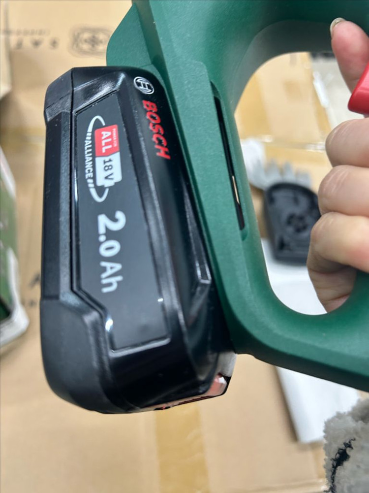 보쉬 AdvancedShear 18V-10 잔디/정원 가위 판매합니다 이미지