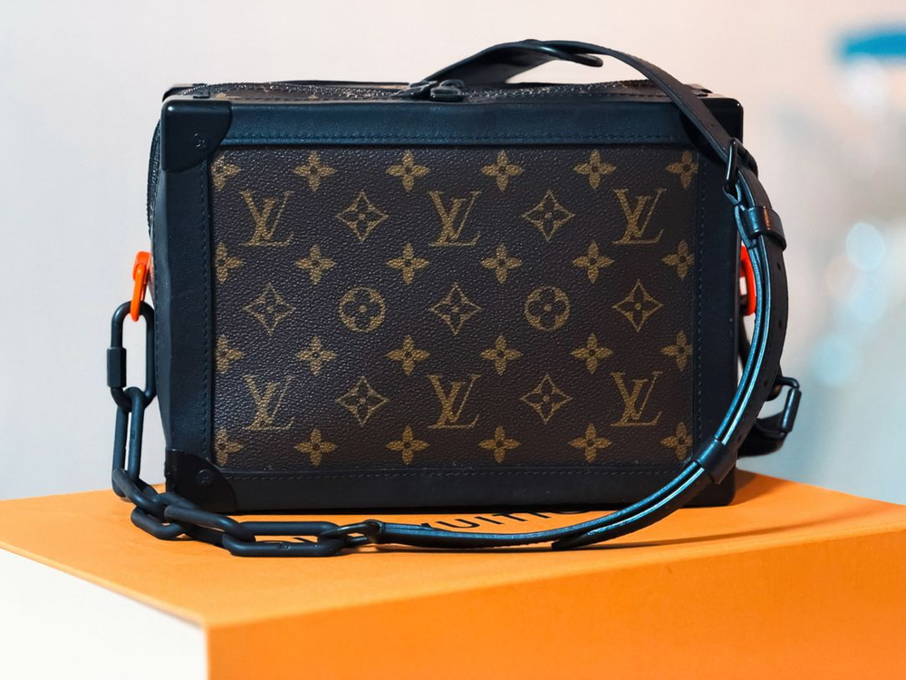 루이비통 버질아블로 소프트 트렁크백--0