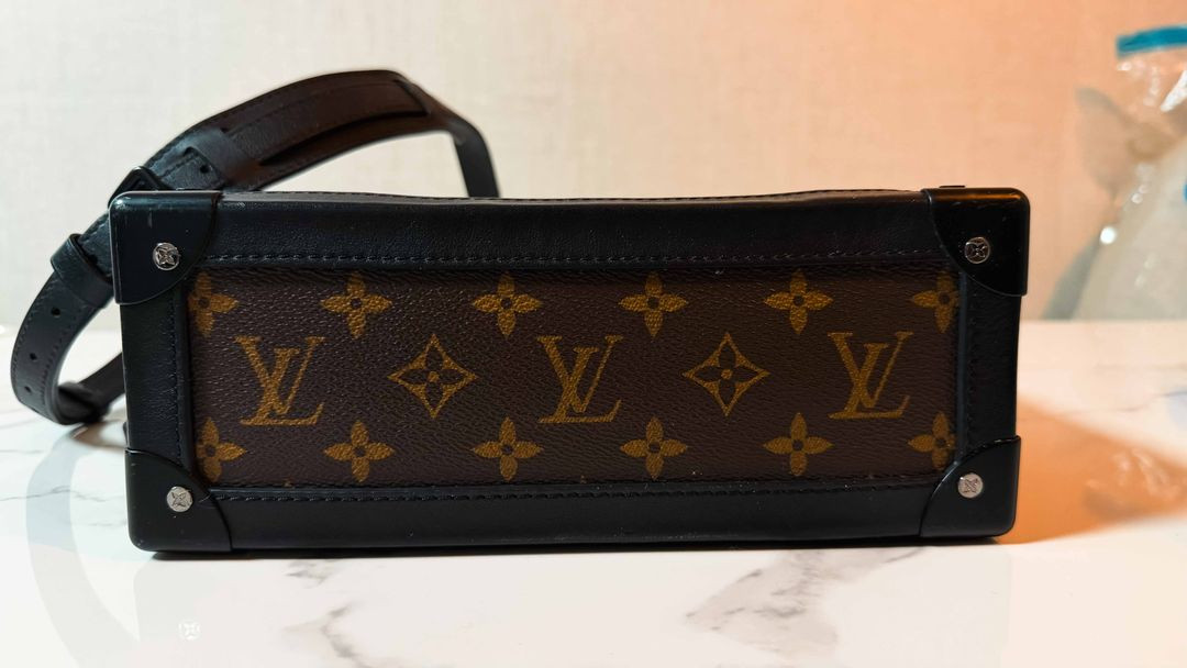 루이비통 버질아블로 소프트 트렁크백--4