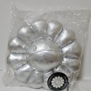 새상품 [카이카이키키 무라카미 다카시 플라워] 실버 쿠션 30cm 이미지