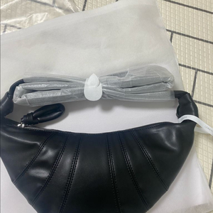 르메르 크루아상백 블랙 스몰 사이즈 새상품