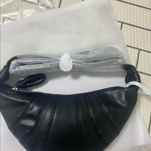 르메르 크루아상백 블랙 스몰 사이즈 새상품