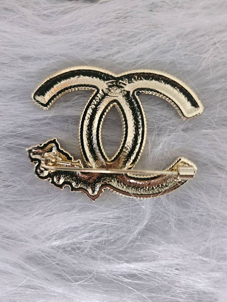 샤넬 브로치--1