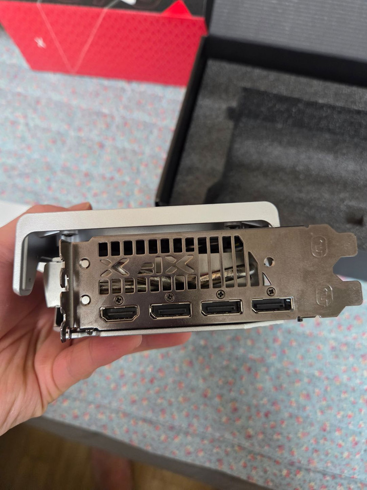 xfx RX7800XT merc 그래픽카드 판매합니다.--3